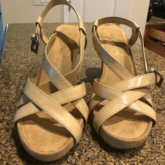 Aerosoles strappy wedge sandals - NWOT - Picture 3 of 8