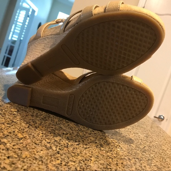 Aerosoles strappy wedge sandals - NWOT - Picture 7 of 8