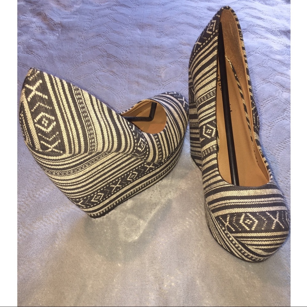 • Aztec Wedges •