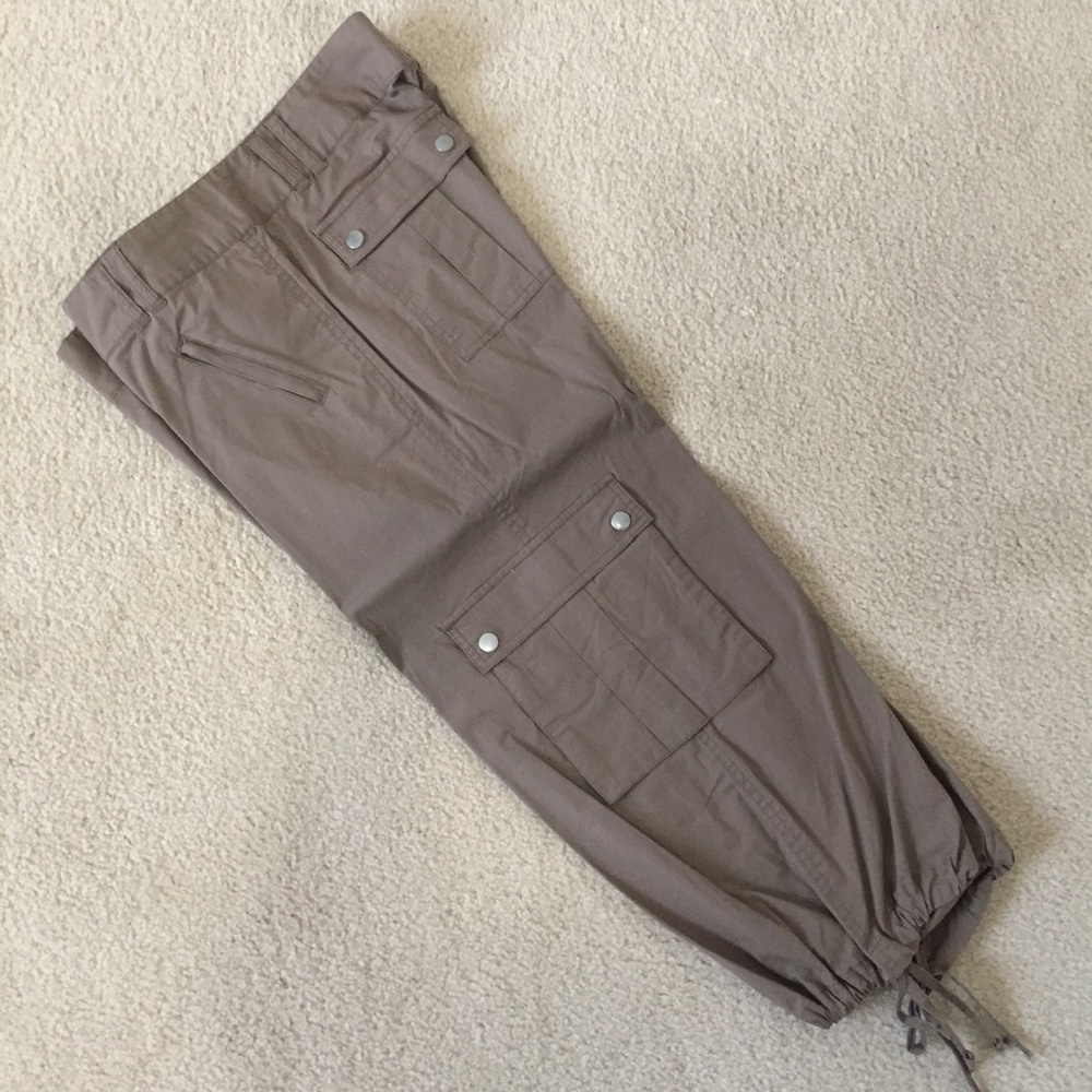 Beige/ mauve Capri pants