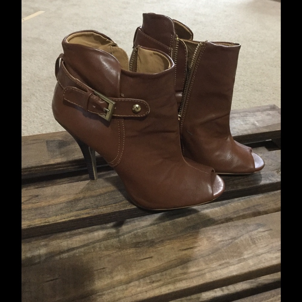 Liliana Open toe heels