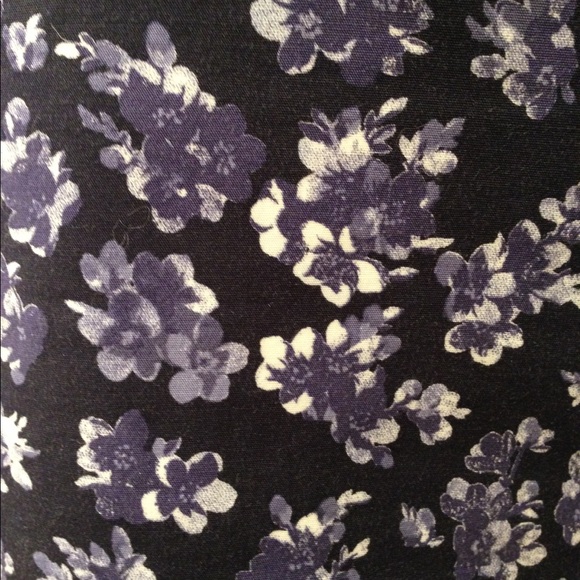 Club Monaco Renay Cropped pant - Picture 3 of 7