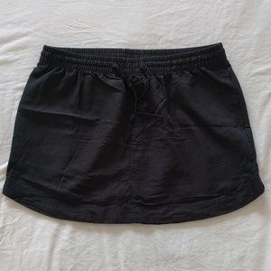 Black Old Navy Sporty Curved Hem Skirt