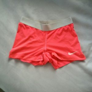 Nike Pro Neon Pink