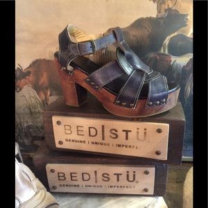 Brand new in box Bed Stu Caitlin Sz 8