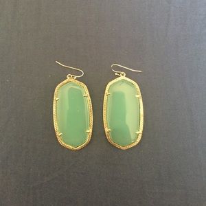 Kendra Scott Danielle style