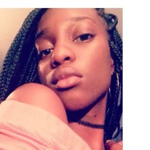 Meet your Posher, Danyelle