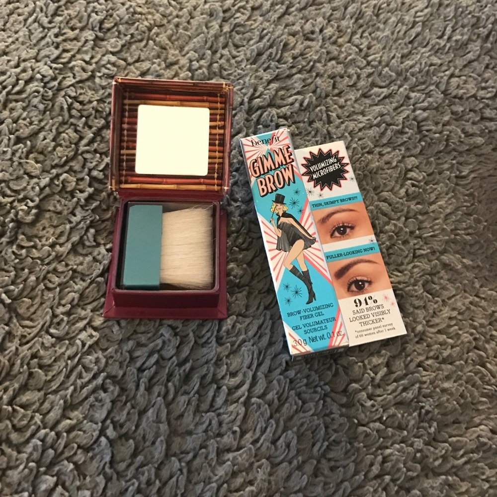 Benefit make up. Hoola Bronzer & Gimme Brow