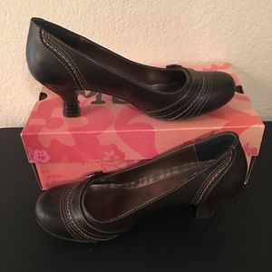 Mudd kitten heel. Great condition.