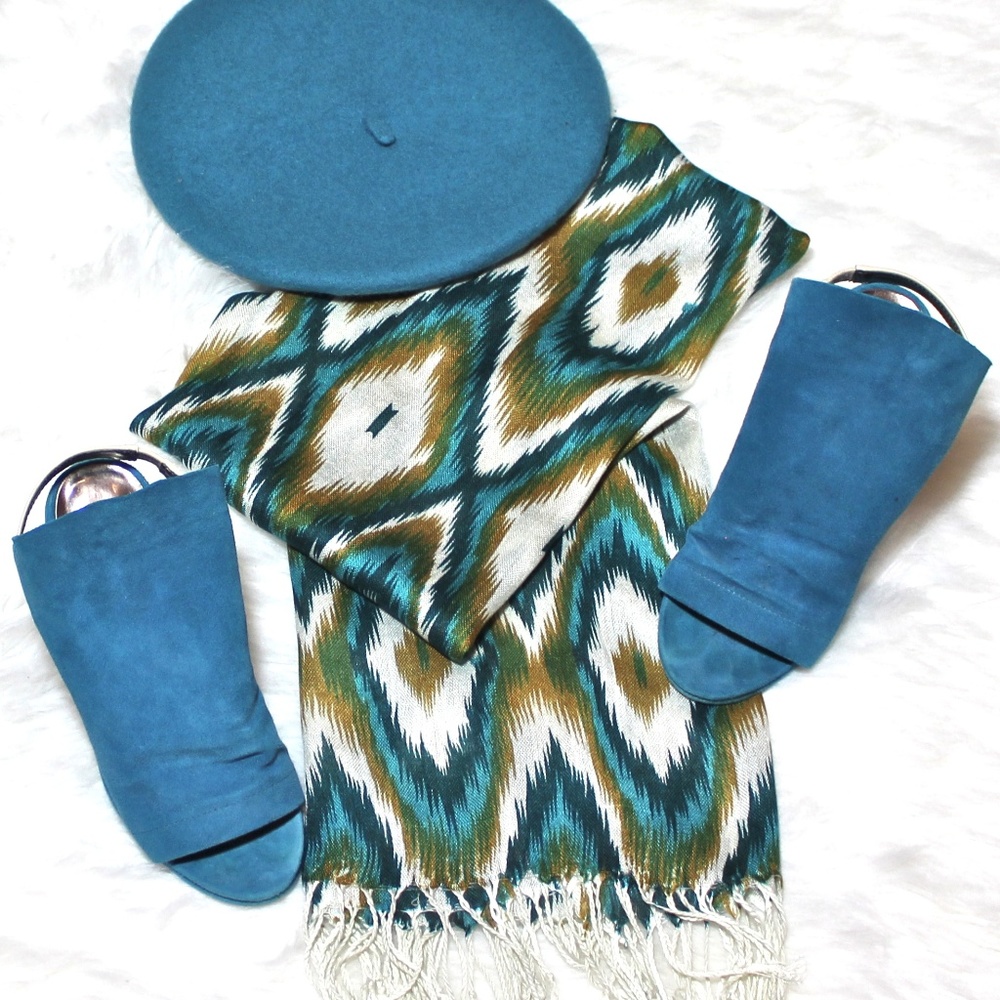 CLEARANCE⬇️NWOT Teal Diamond Chevron Scarf/Sarong