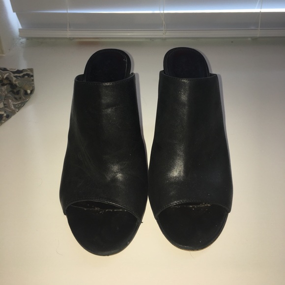 Black Vince Camuto Heels - Picture 3 of 3