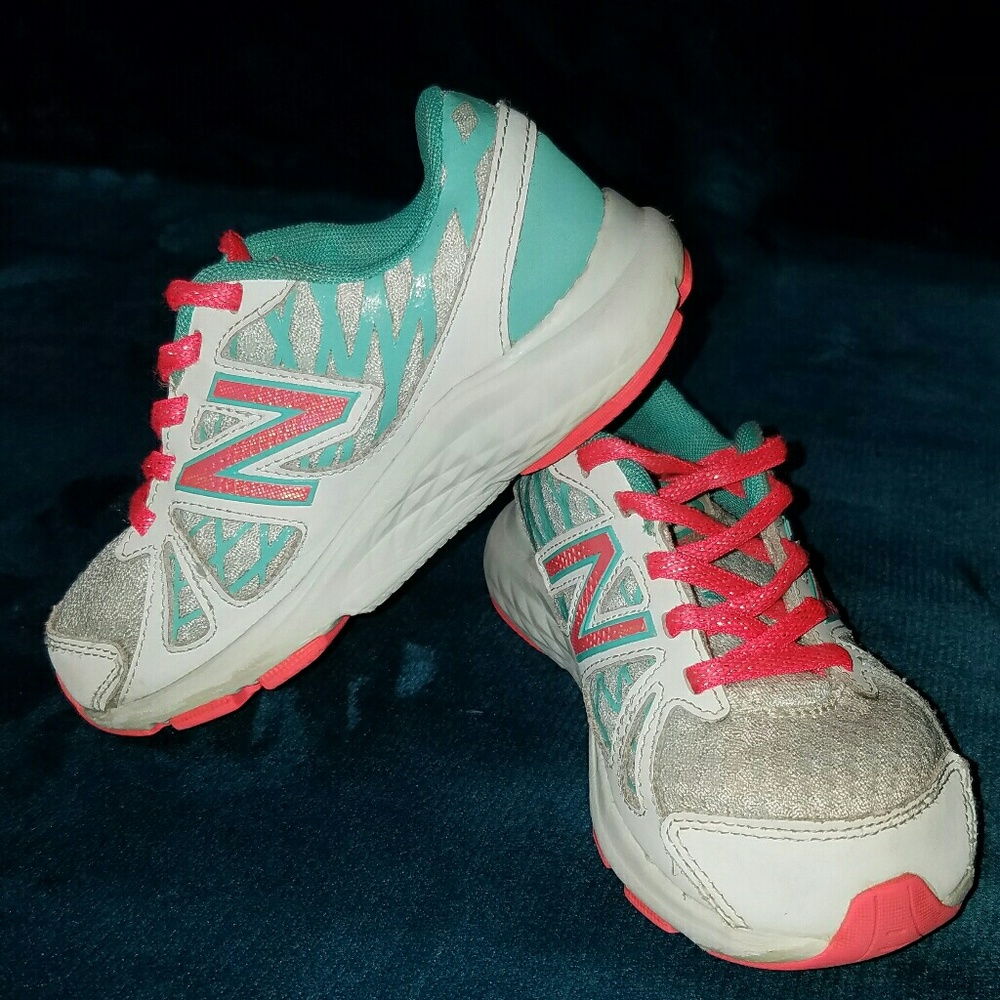 New Balance 690 v4