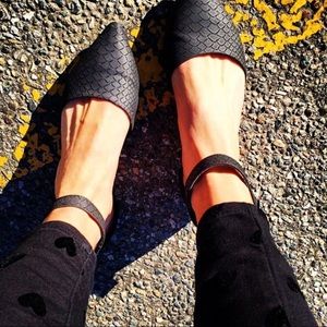 Chinese Laundry Peep Toe Flats