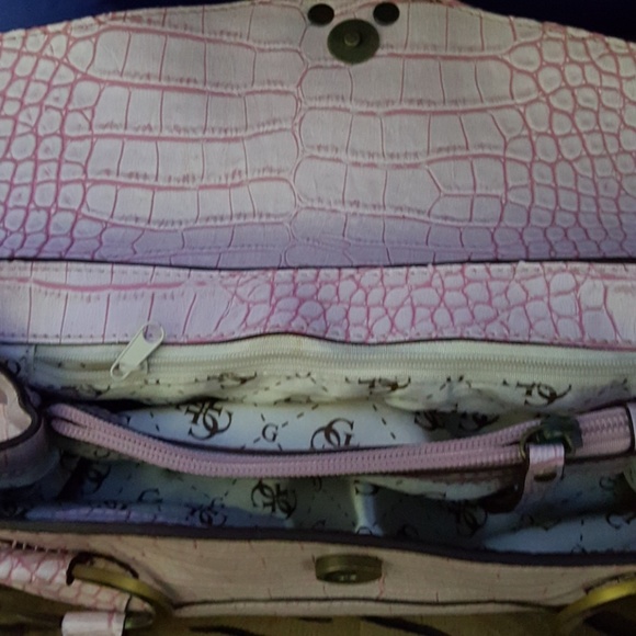 NWOT Original Pink Guess Handbag - Picture 4 of 5