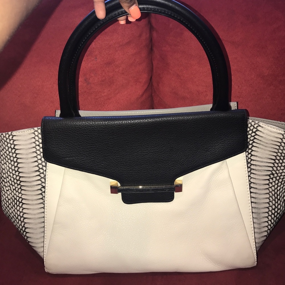 Fashionable Hand Bag