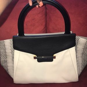 Fashionable Hand Bag