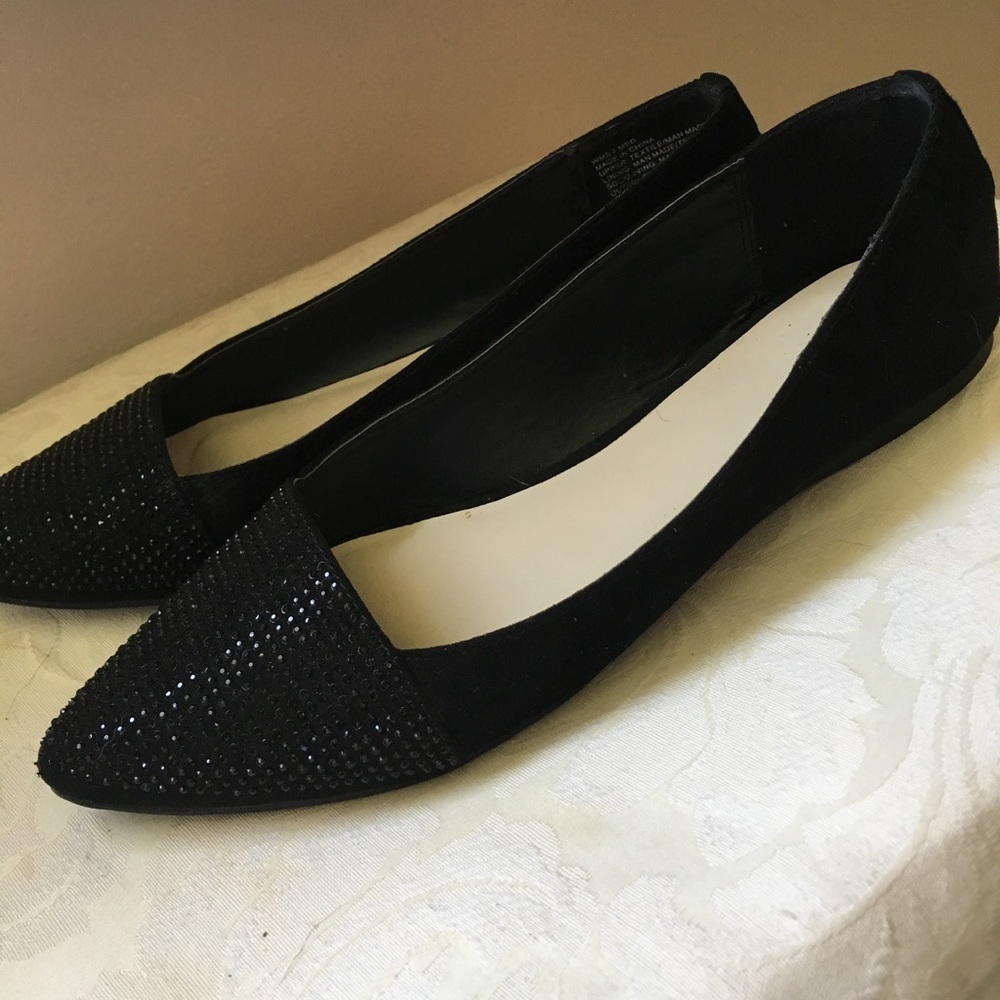 Size 7 black flats