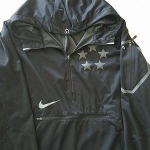 Nike mens small running jacket