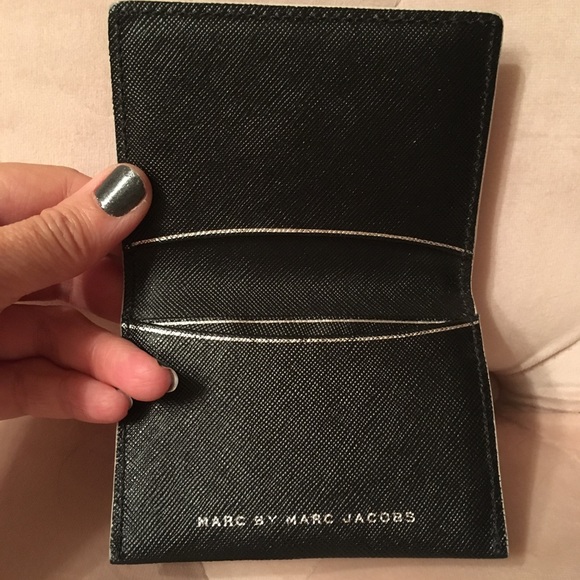 marc jacobs black card holder