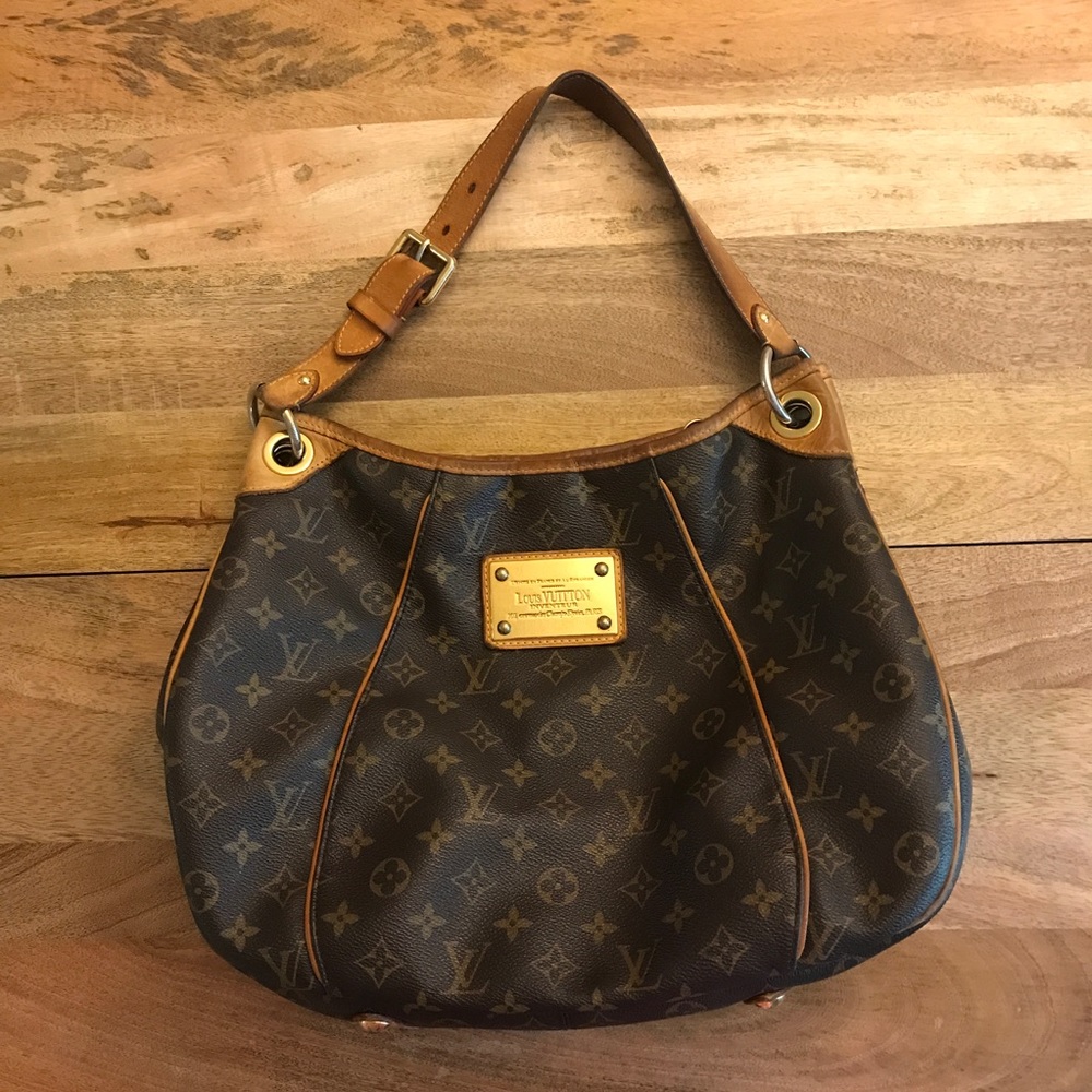 Louis Vuitton Galliera PM Monogram Canvas