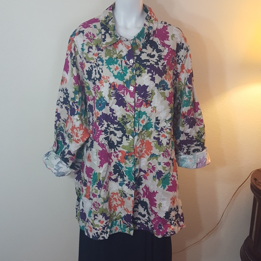 Bridgewater studio 100% Linen button down shirt.