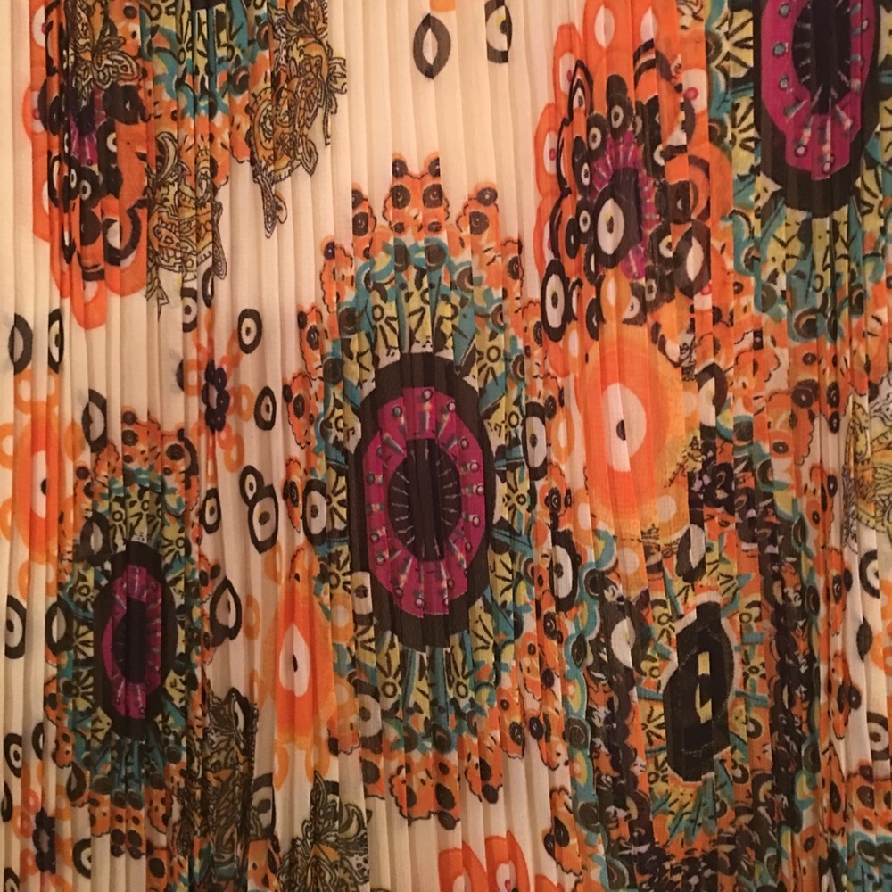 Skirt - Picture 2 of 2