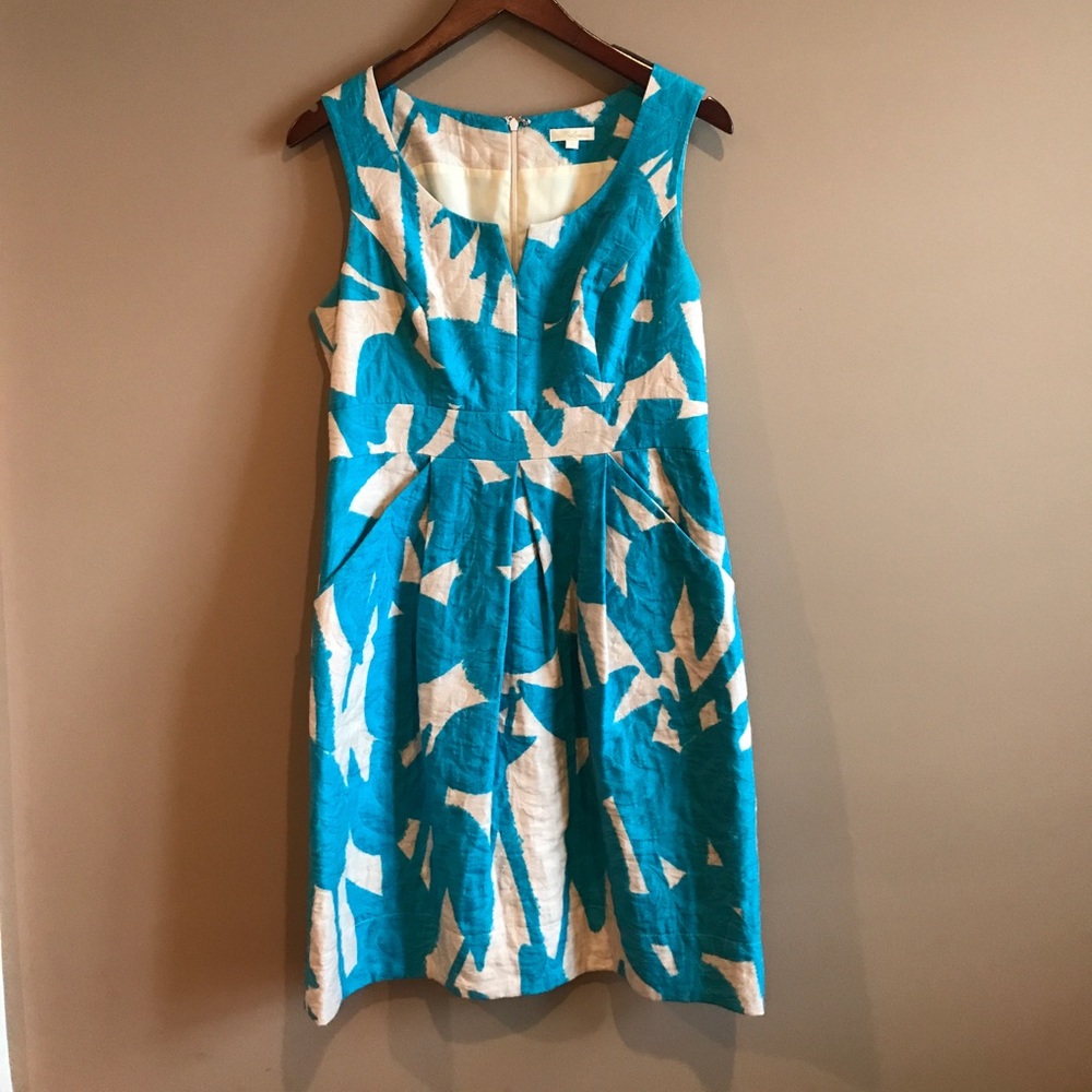 Floral and flattering midi dress