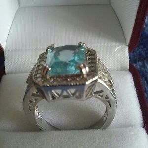 Lovely Lady's Blue Topaz Ring!