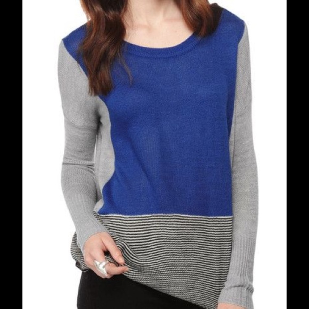 Beautiful color blocked sweater