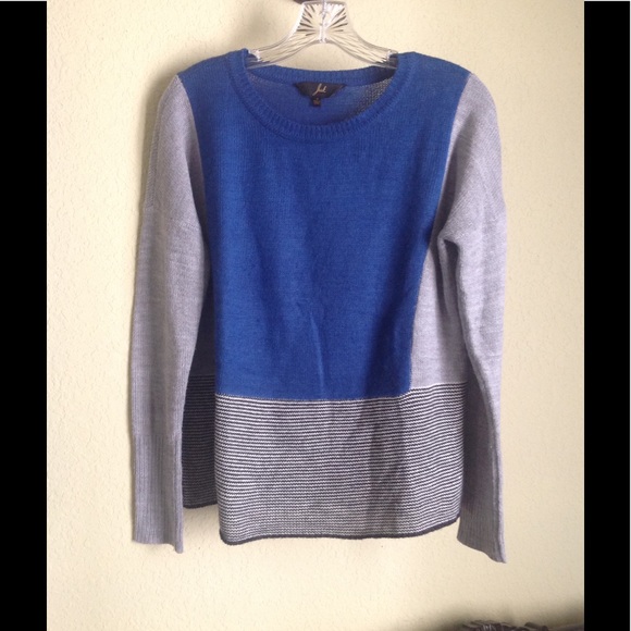 Beautiful color blocked sweater - Picture 3 of 9