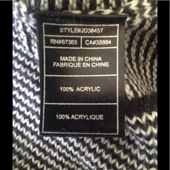 Beautiful color blocked sweater - Picture 7 of 9