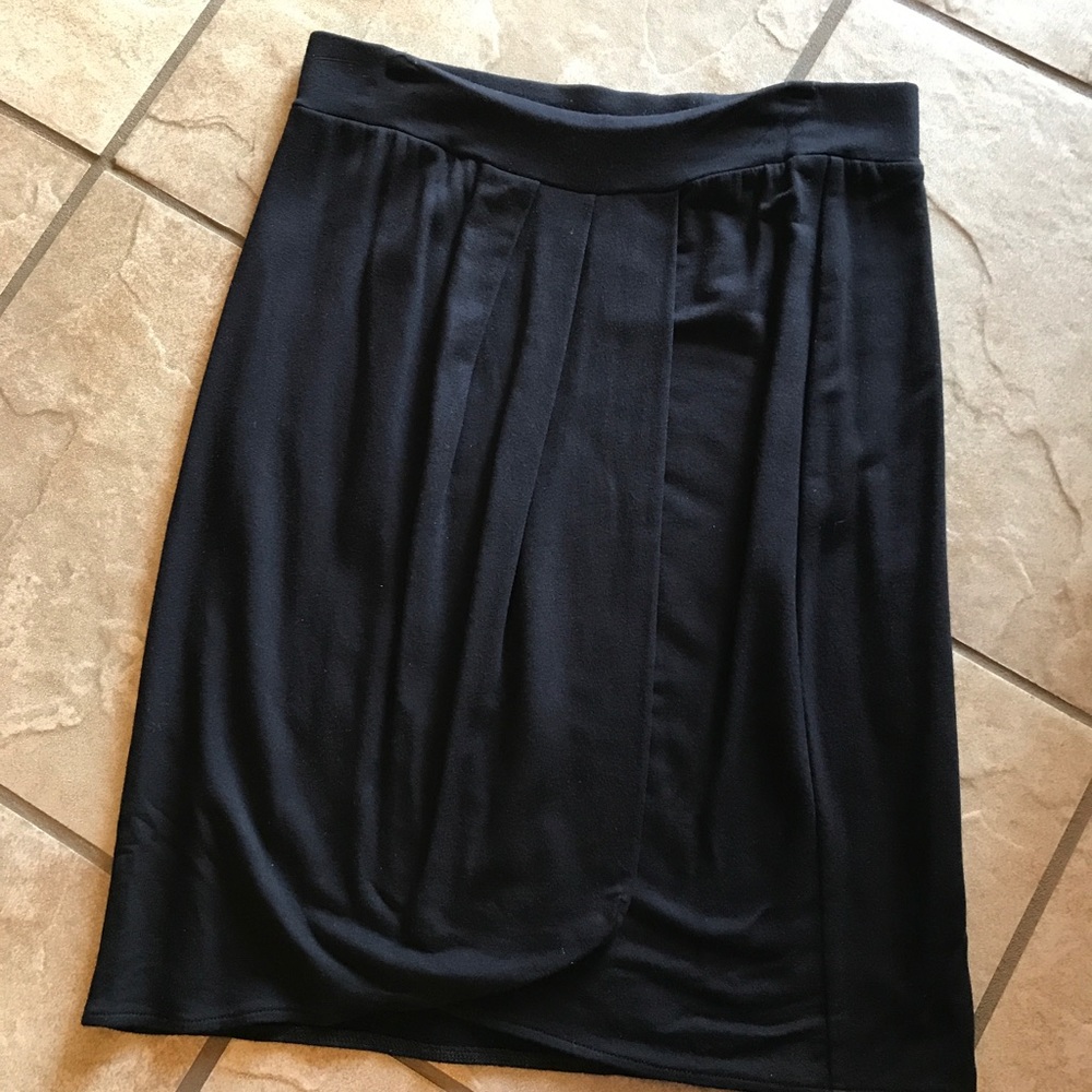 Black knit skirt