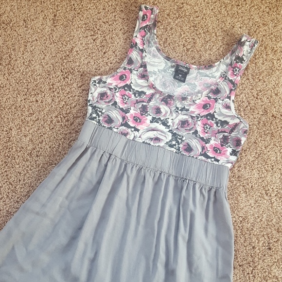 Short, floral print dress from Vanity. - Picture 2 of 3