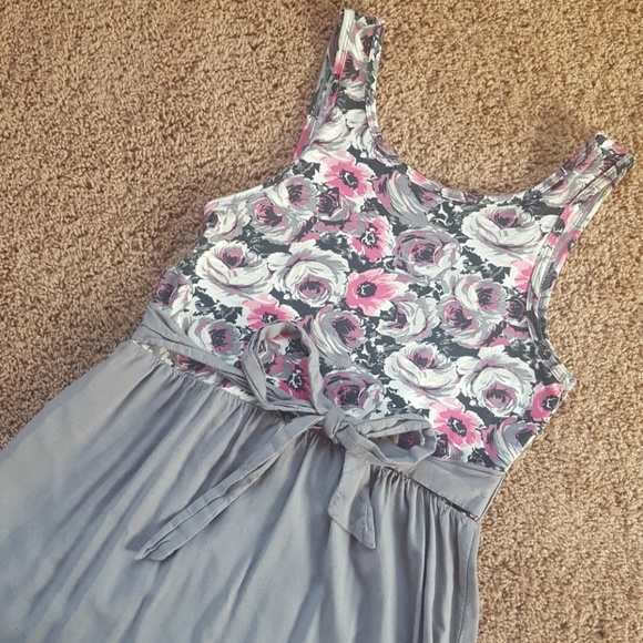 Short, floral print dress from Vanity. - Picture 3 of 3