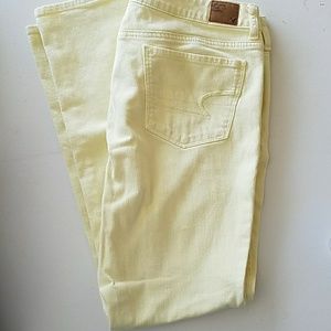 AMERICAN EAGLE  pale yellow skinny jeans