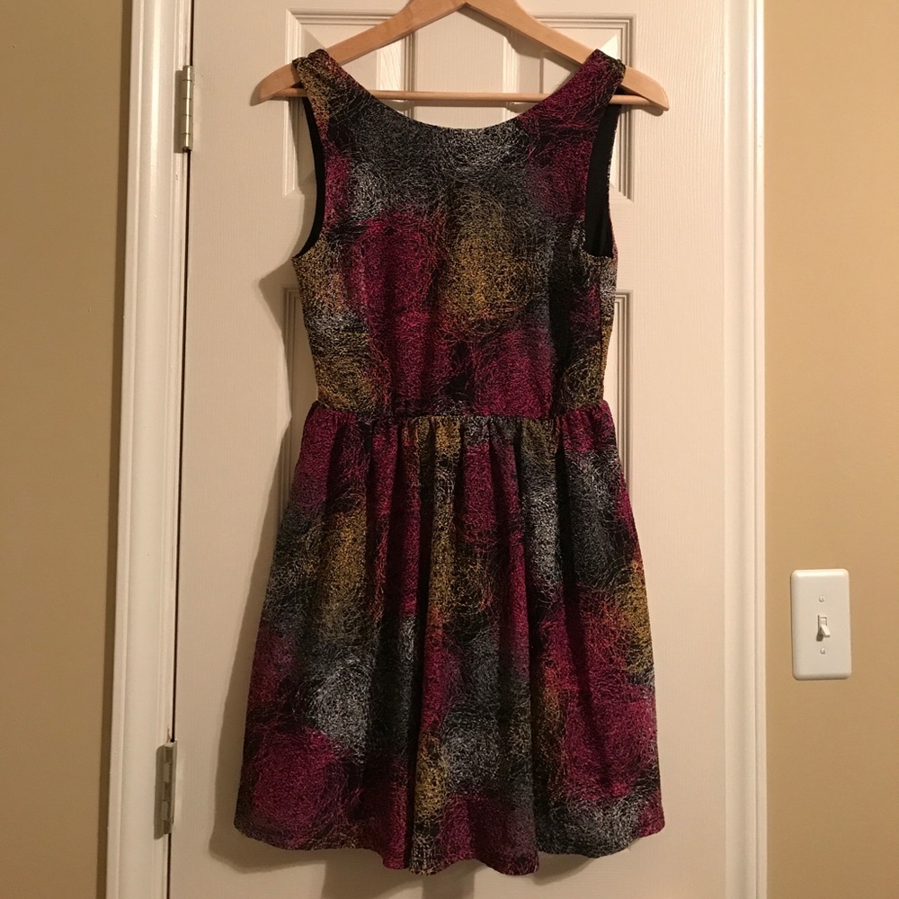 Scoop back abstract print dress