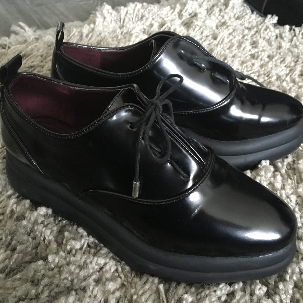 Zara Patent Leather Oxford Shoes (Women's 6)