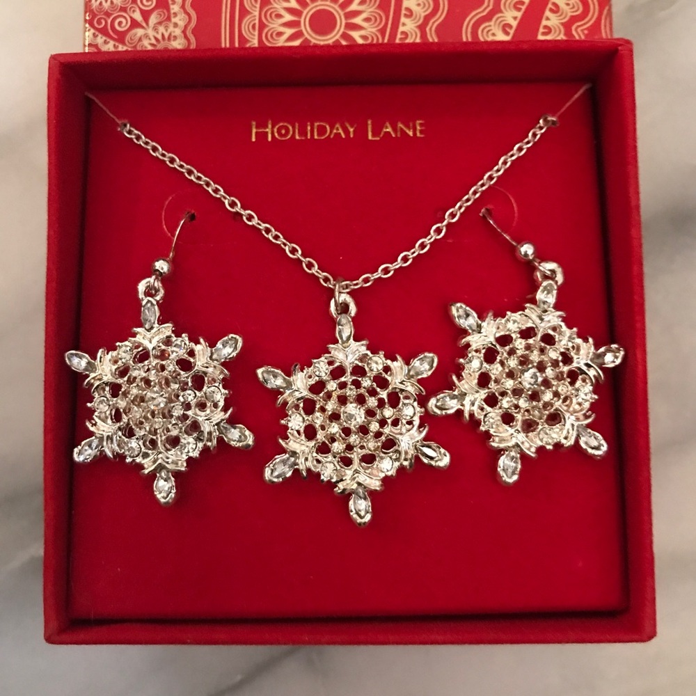 BNIB Macy's Holiday Lane Snowflake Necklace and Earrings Set