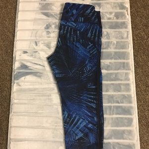 Dark blue workout leggings