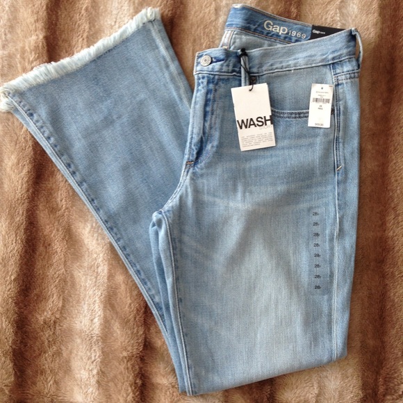 NWT Gap Flare Jeans - Picture 1 of 7