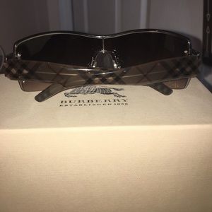 BURBERRY sunglasses