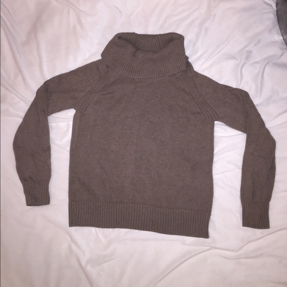 Jeanne Pierre turtleneck