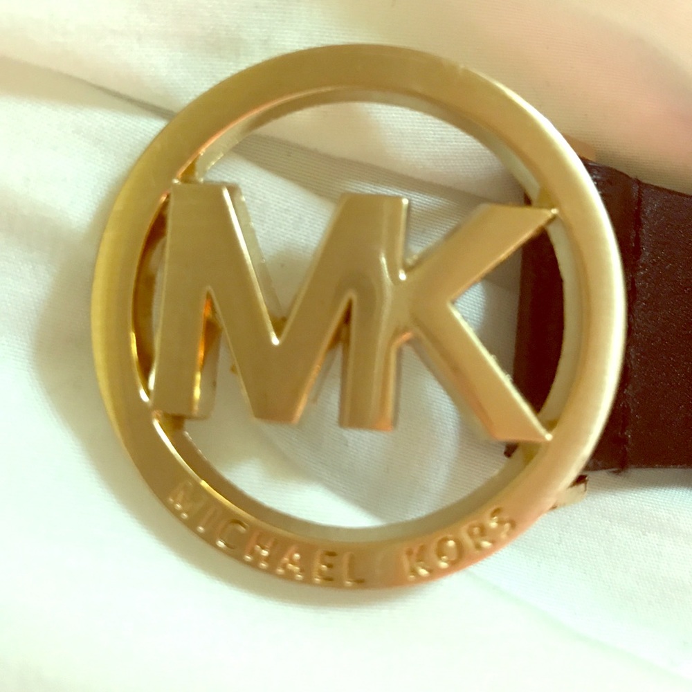 Black leather MICHAEL KORS belt. Size large