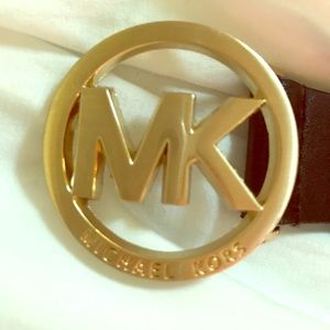 Black leather MICHAEL KORS belt. Size large