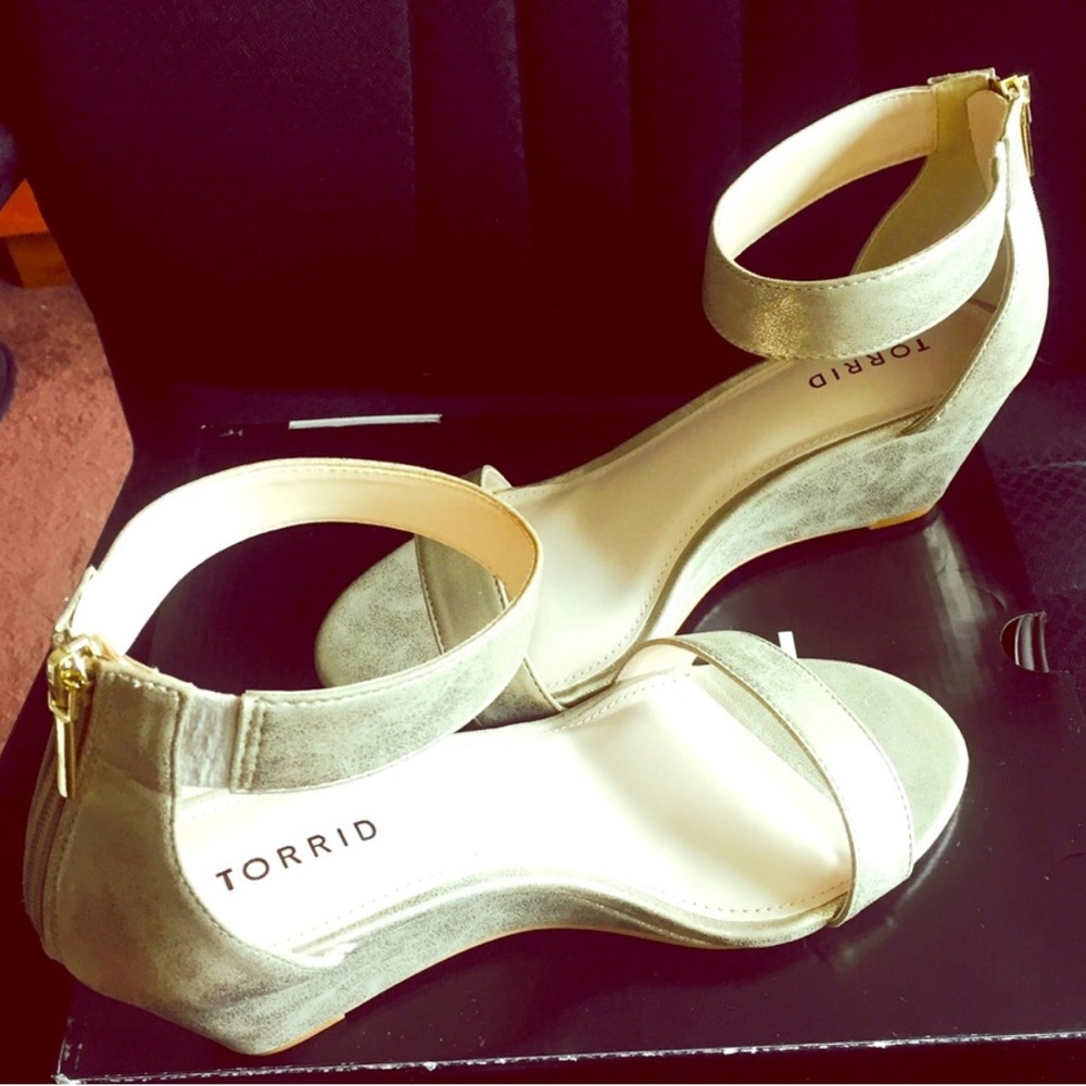Torrid Wedges