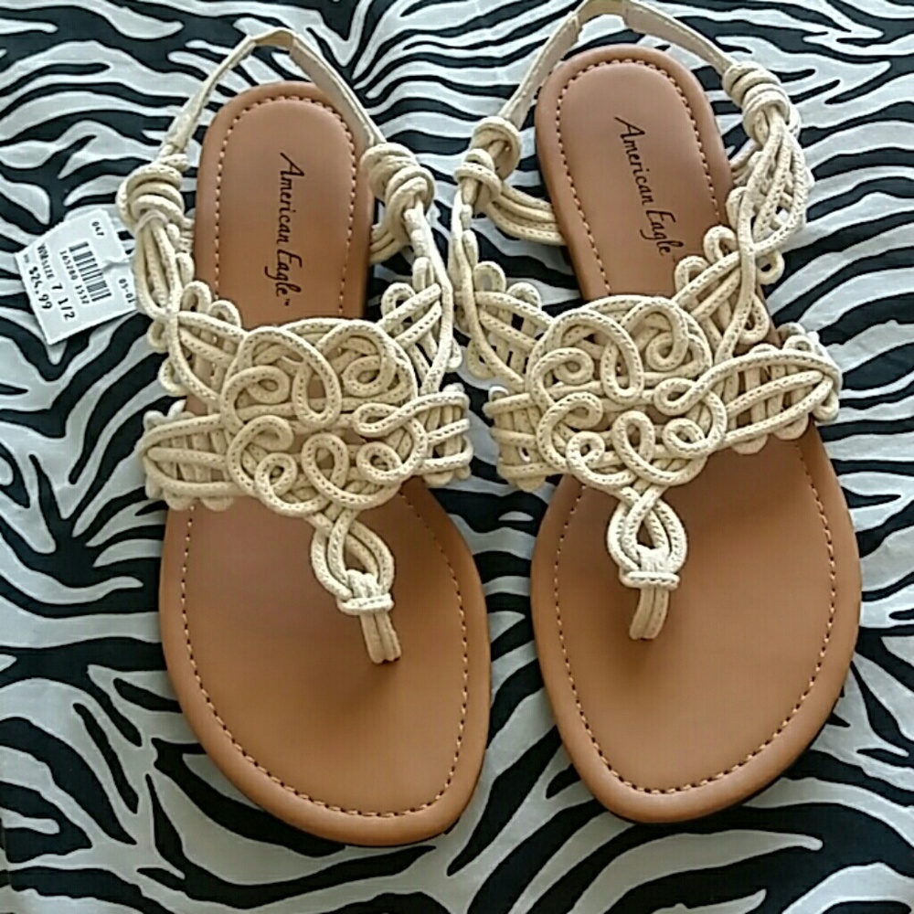 *FINAL PRICE*NWT Cream sandals