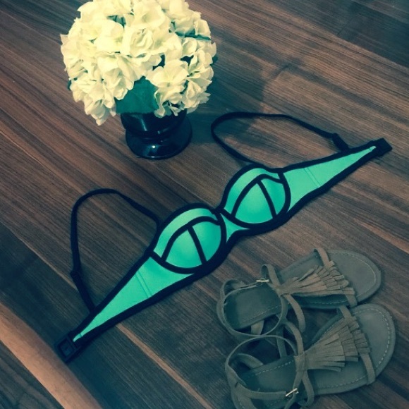 PINK Victoria's Secret Other - Cute swimsuit aqua padded flattering bikini top