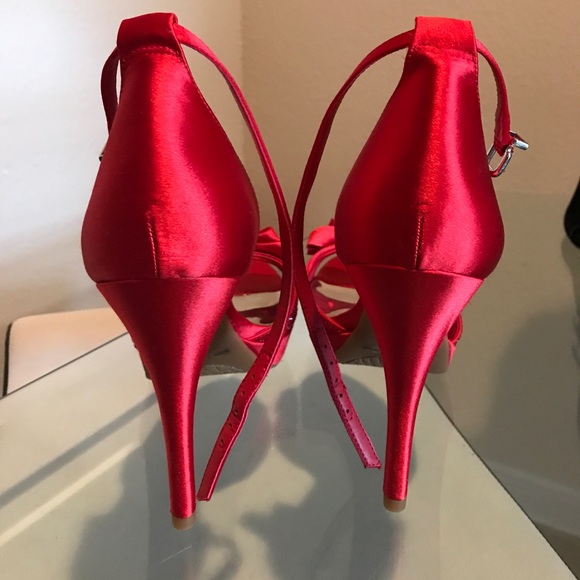 Gianni Bini gorgeous heels - Picture 3 of 3