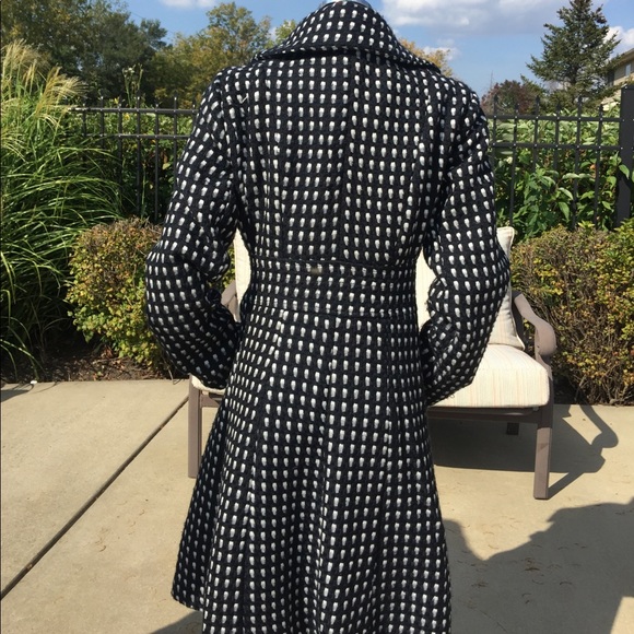 Black & cream belted coat sz Jrs XL 8 10 M misses - Picture 4 of 6