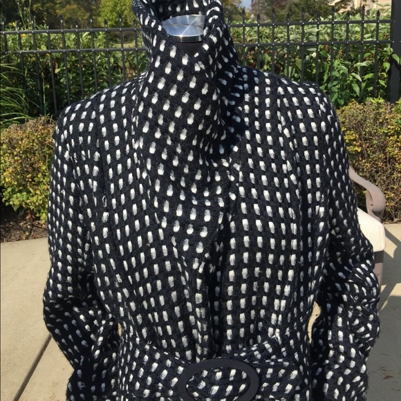 Black & cream belted coat sz Jrs XL 8 10 M misses - Picture 5 of 6